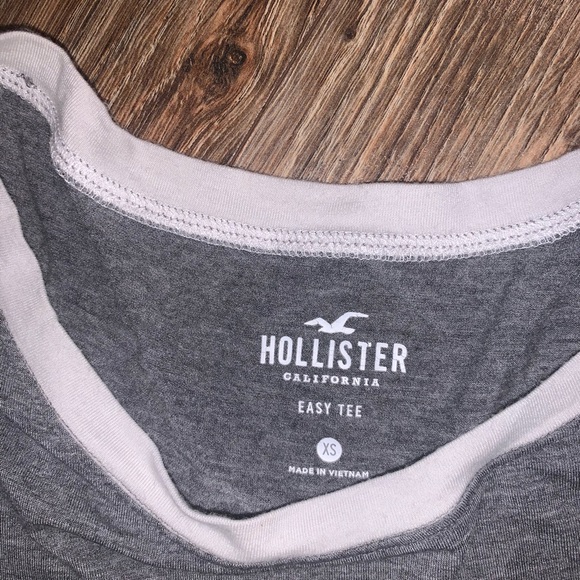 Hollister tee shirt - Picture 2 of 2